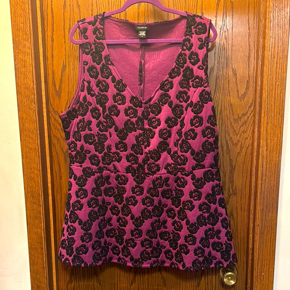 NWOT Torrid Sleeveless Peplum Top - size 3